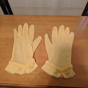 Darling 1960s yellow gloves